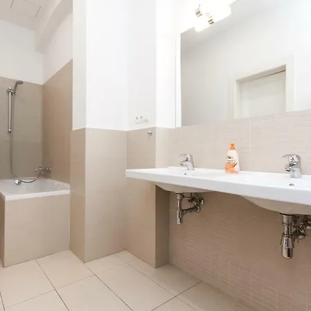 Spacious By Charles Square Appartamento *